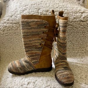 Muk Luks Lucinda Brown & Blue Lace Up Boot Size 6
